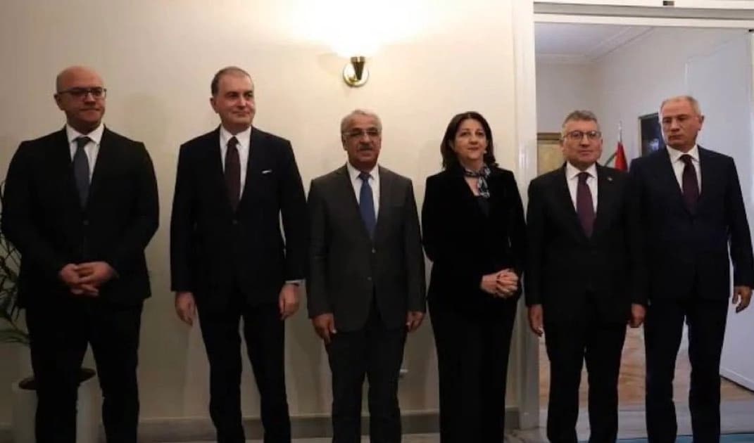 Heyeta Îmraliyê û Koma AK Partiyê civiyan / Wêne: Torên civakî