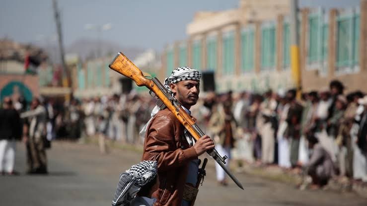 چەکدارێکی حووسییەکان