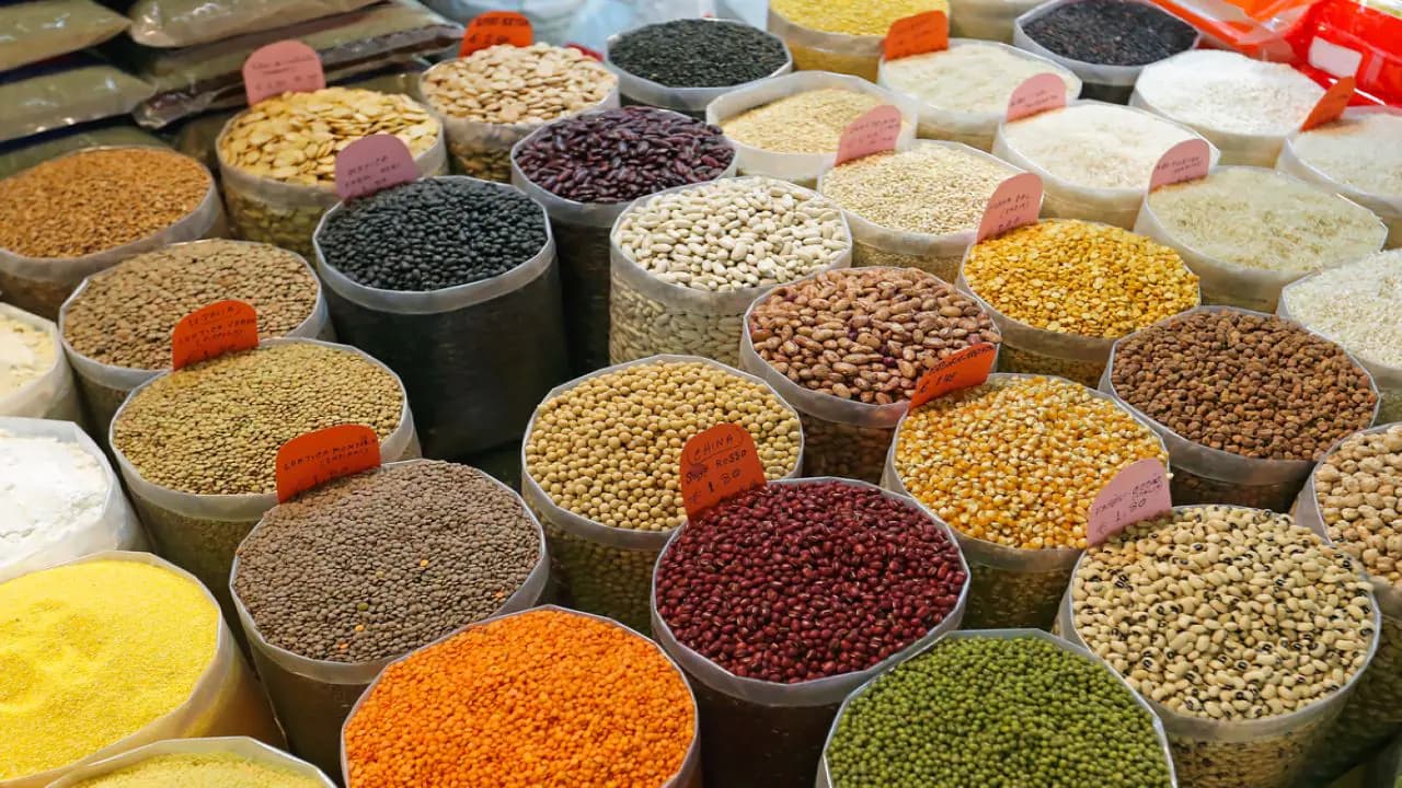 پاقلەمەنی و دانەوێڵە لە بازاڕەکانی عێراق