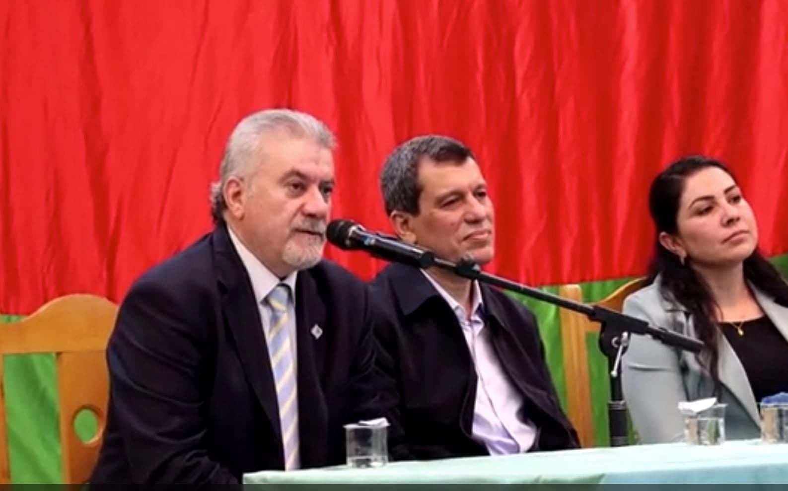 Mazlum Abdi  (ortada) / Video alıntısı