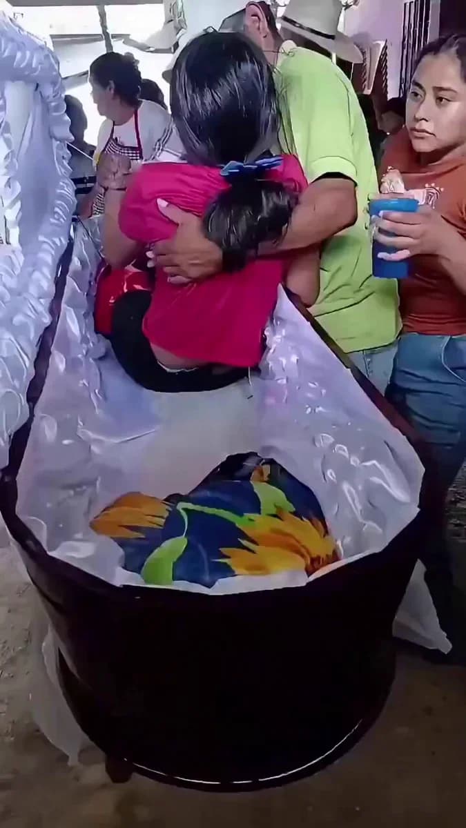 ساتی بەهۆش هاتنەوەی کچەکە و دەرهێنانی لەنێو تابووتەکەی