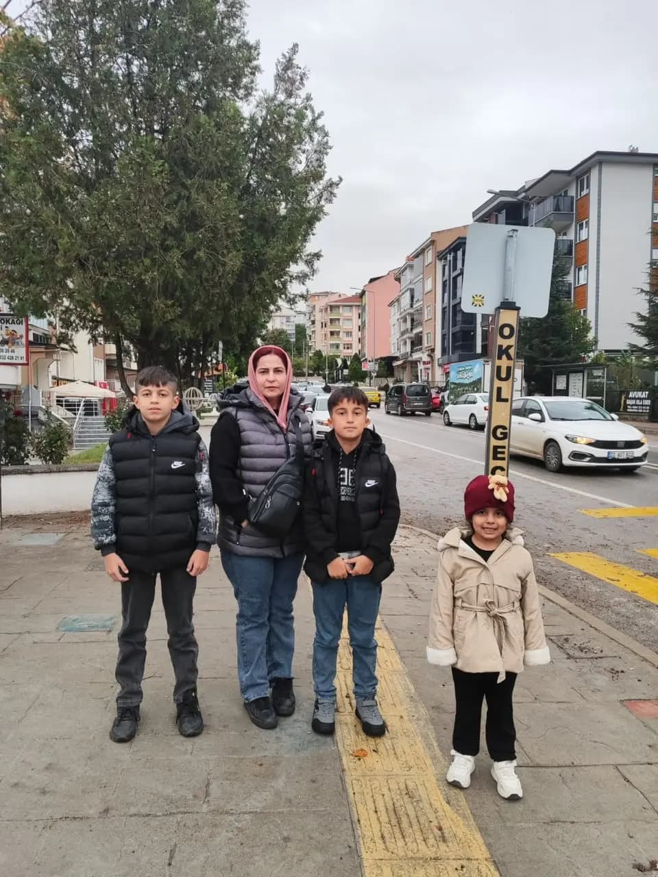 Foto: Yaşamlarını yitiren 12 yaşındaki Hestiyar, 9 yaşındaki Heryad ve 5 yaşındaki Mela ile anneleri Hozan Rostem