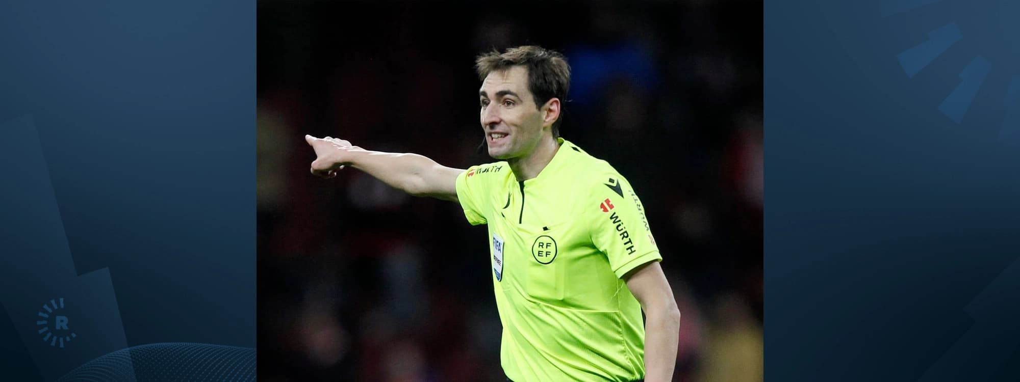 مقال كتالوني يمدح حكم لقاء برشلونة وريال بيتيس