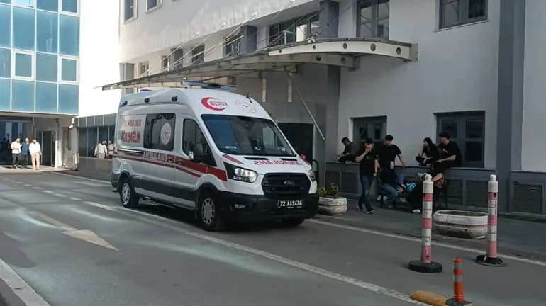 Batman Eğitim ve Araştırma Hastanesi'ne kaldırılan kadın kurtarılamadı. / Foto: DHA