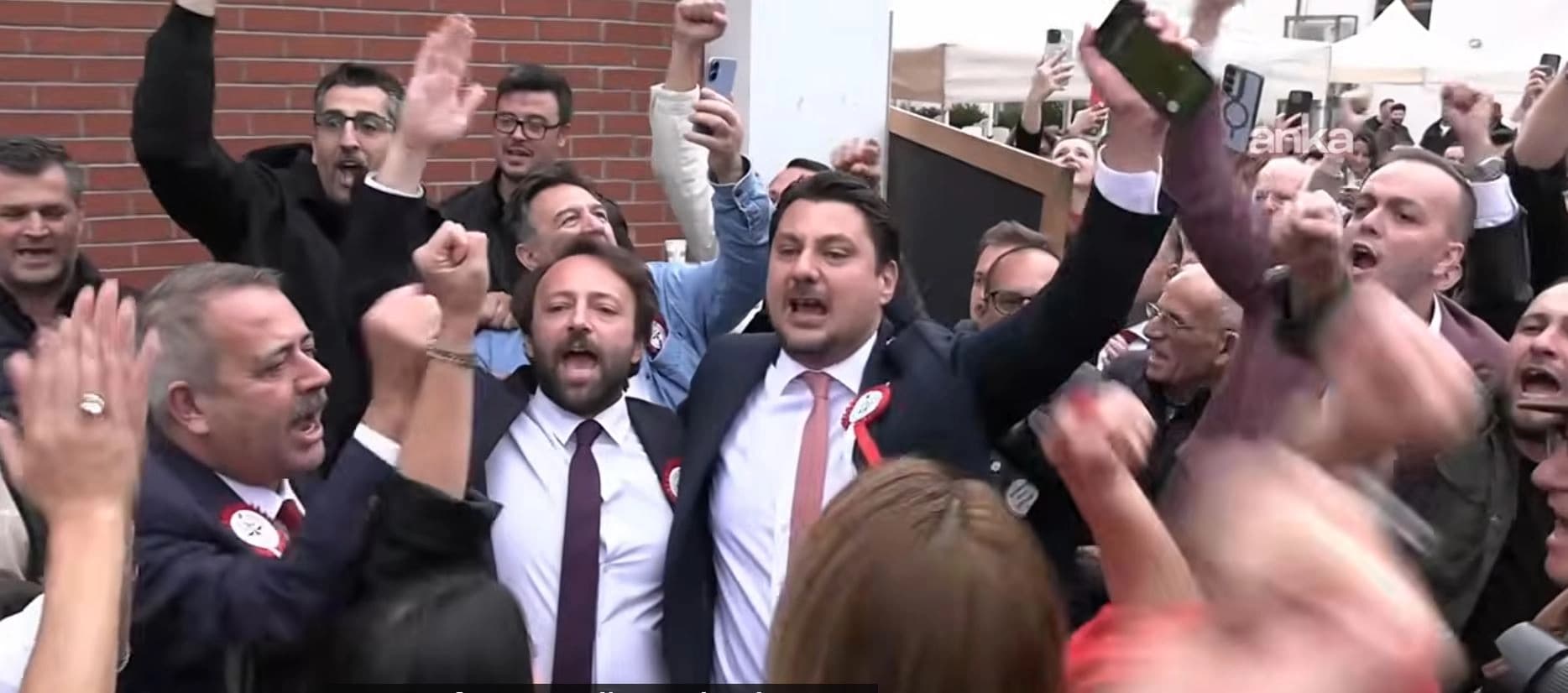 Cumhuriyetçi Avukatlar Grubu'nun adayı Serhat Sökmen baro başkanı seçildi. / Video alıntısı