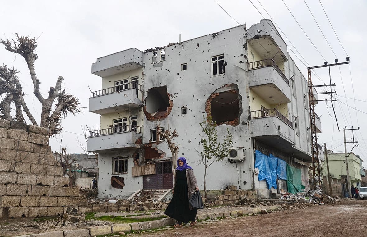 Dîmeneke ji Cizîrê ya piştî şerê xendekan / Wêne: Îlyas Akengîn