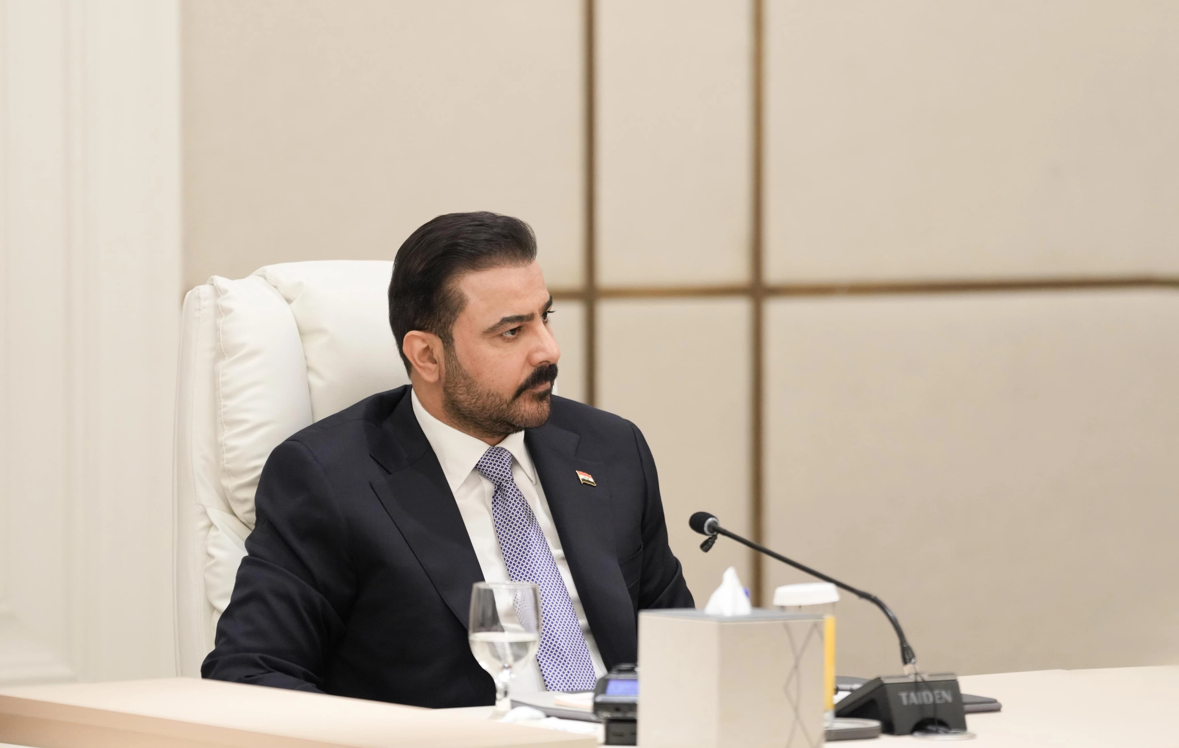 رئيس الوزراء العراقي: وضع حجر الأساس لطريق التنمية مطلع العام المقبل