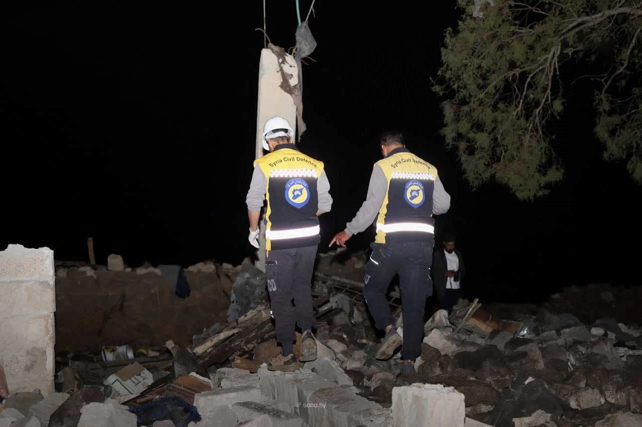 A civil defense team investigates the aftermath of the attack. October 26, 2026. Photo: SANA