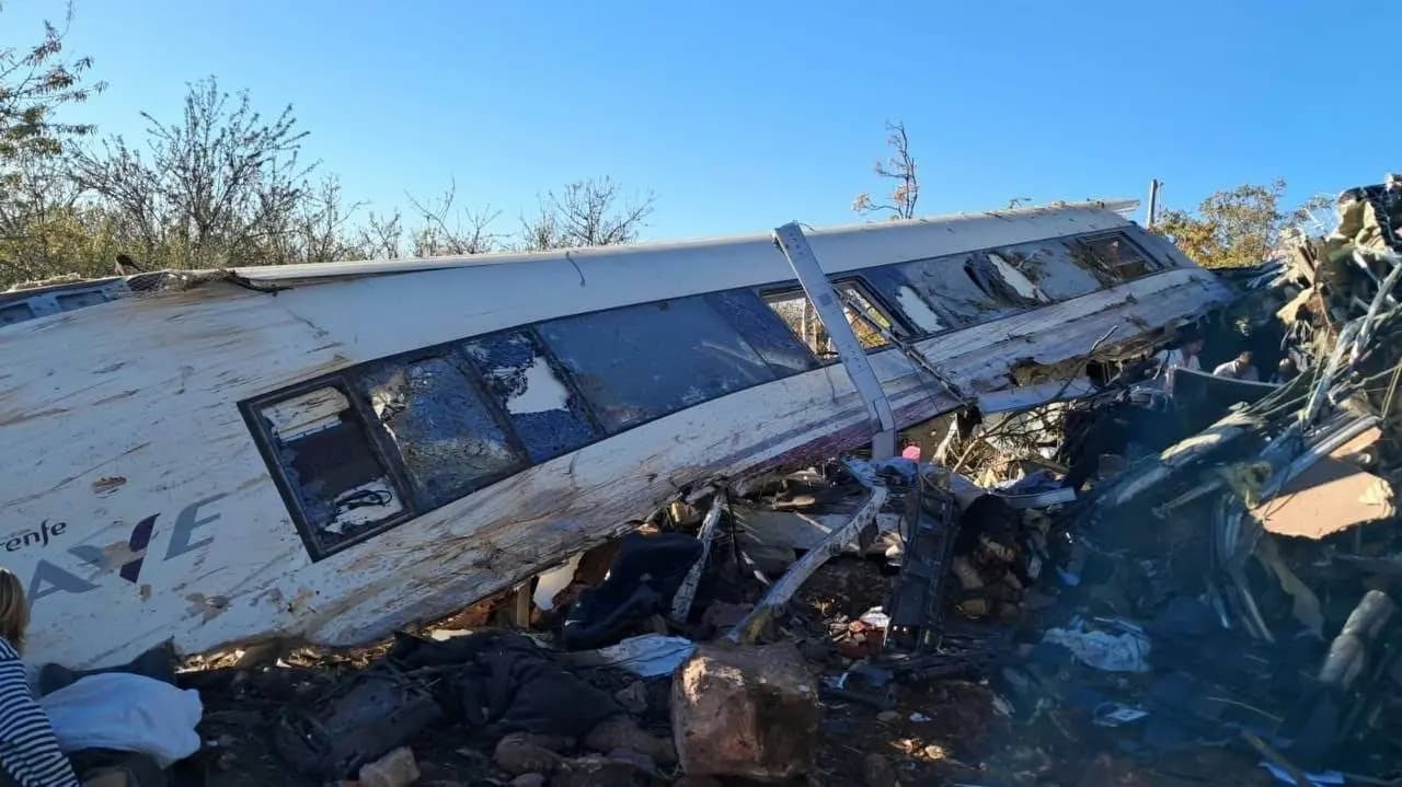 Li Spanyayê 2 trên li hev qelibîn: Bi dehan mirî û birîndar hene