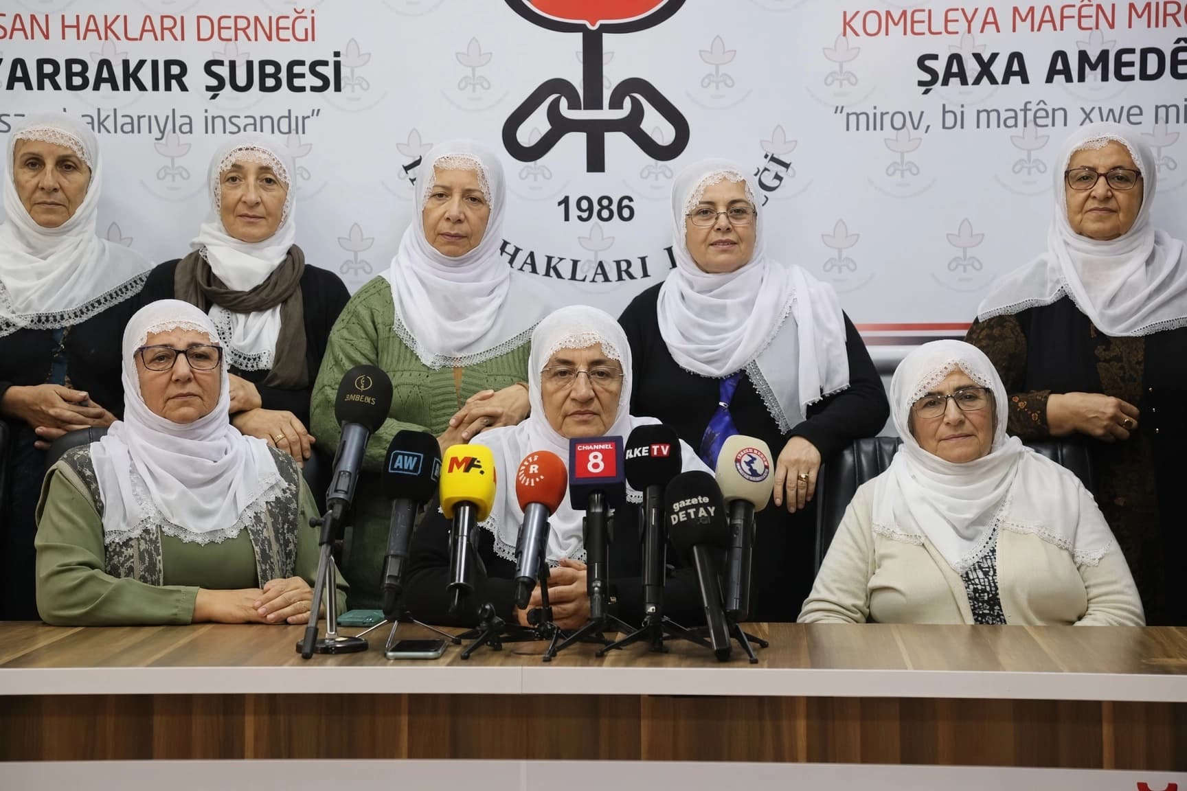 Dayîkên Aştiyê diçin Enqereyê