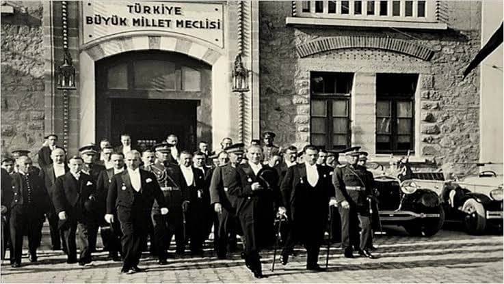 Cumhuriyetin iki yüzü