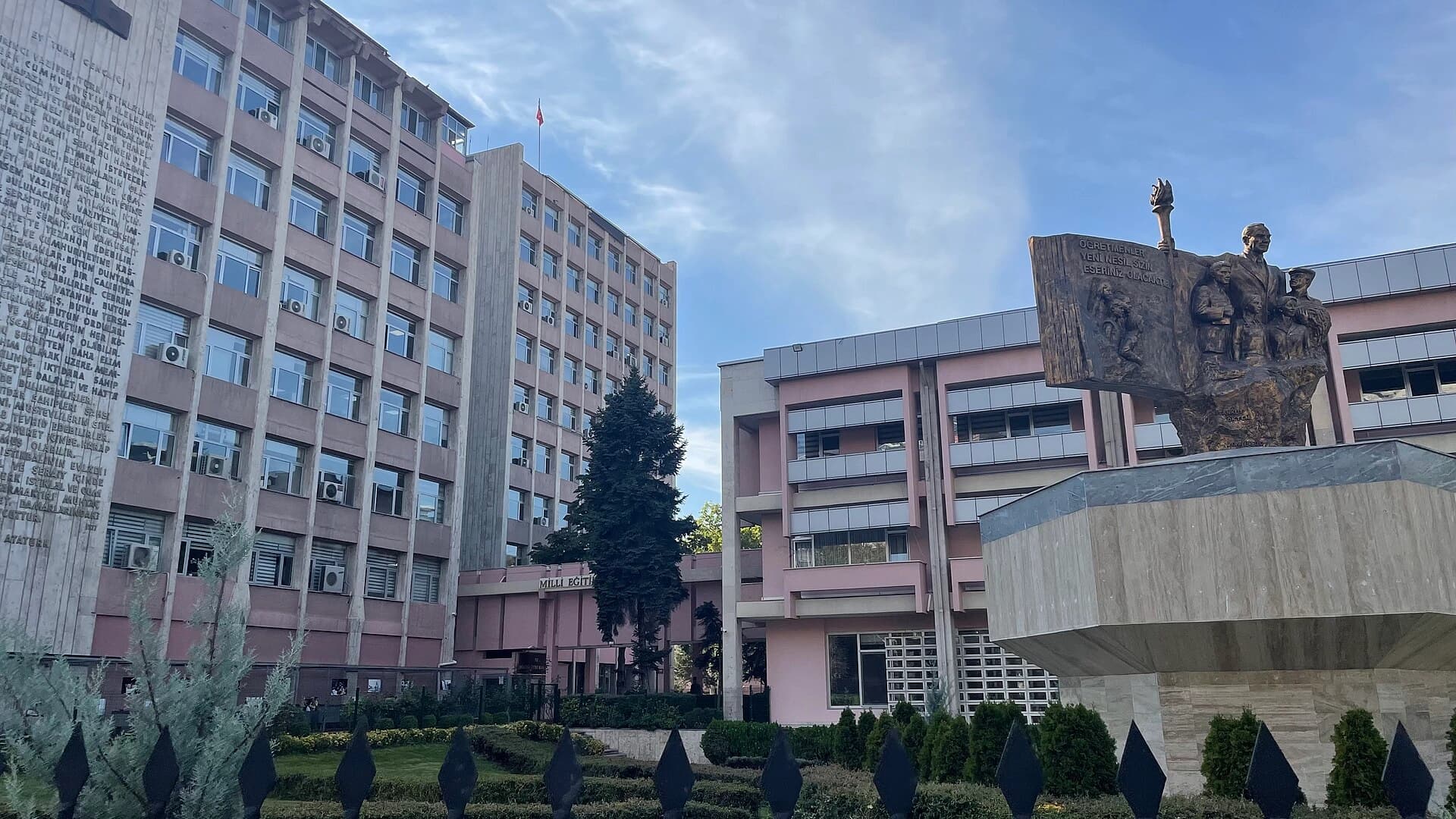 وەزارەتی پەروەردەی تورکیا کتێبێکی ئەلیکترۆنیی کوردیی بۆ قۆناخی ناوەندی چالاککرد