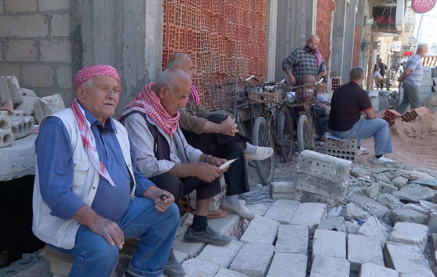 Rojava day-laborers struggle to support families with COVID-19 lockdowns