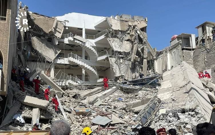  Li Bexdayê avahiyeke 5 qatî hilweşiya: 8 kes di bin kavil de mane