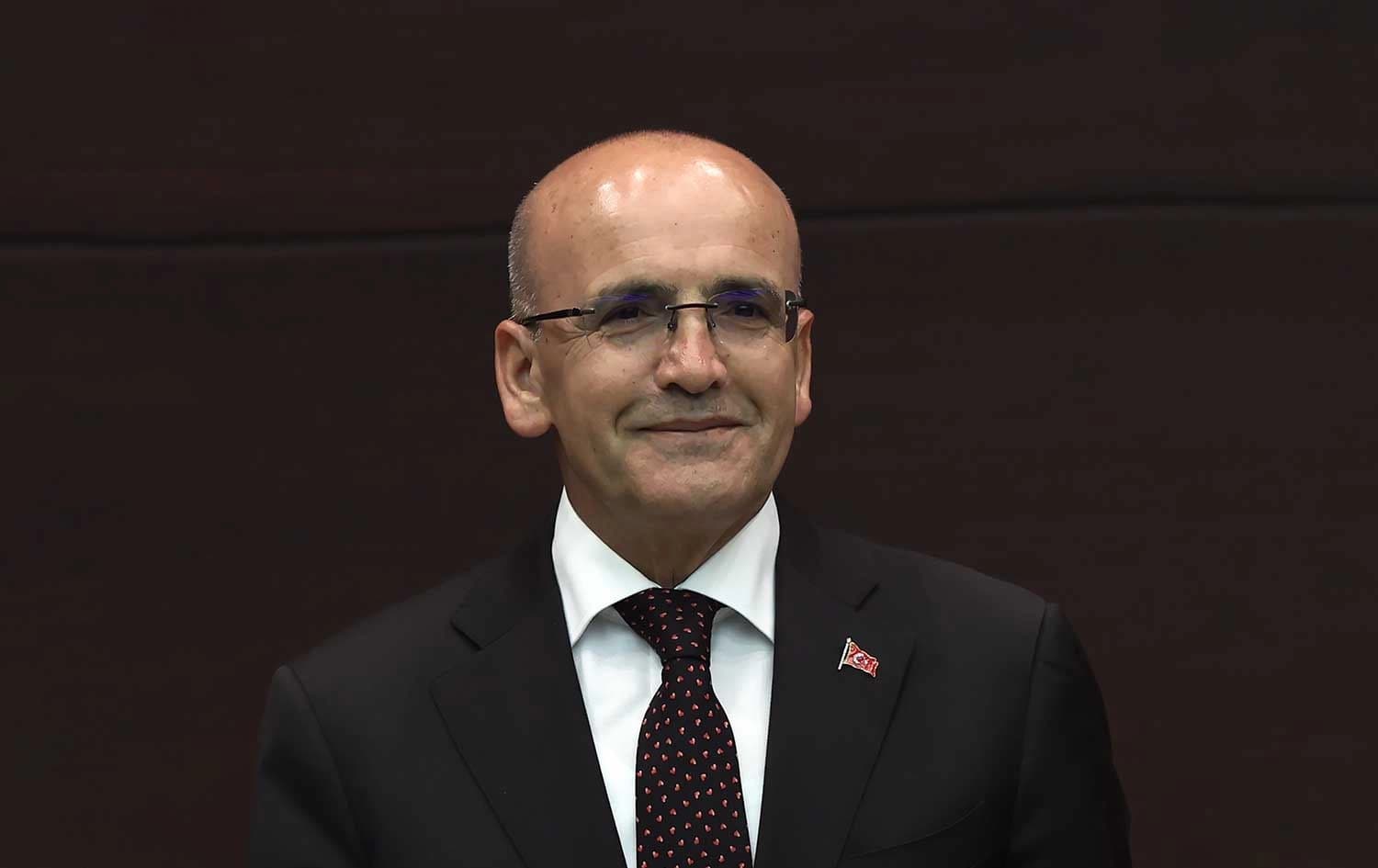 محمد شيمشك.. من الفقر إلى مركز الاقتصاد التركي