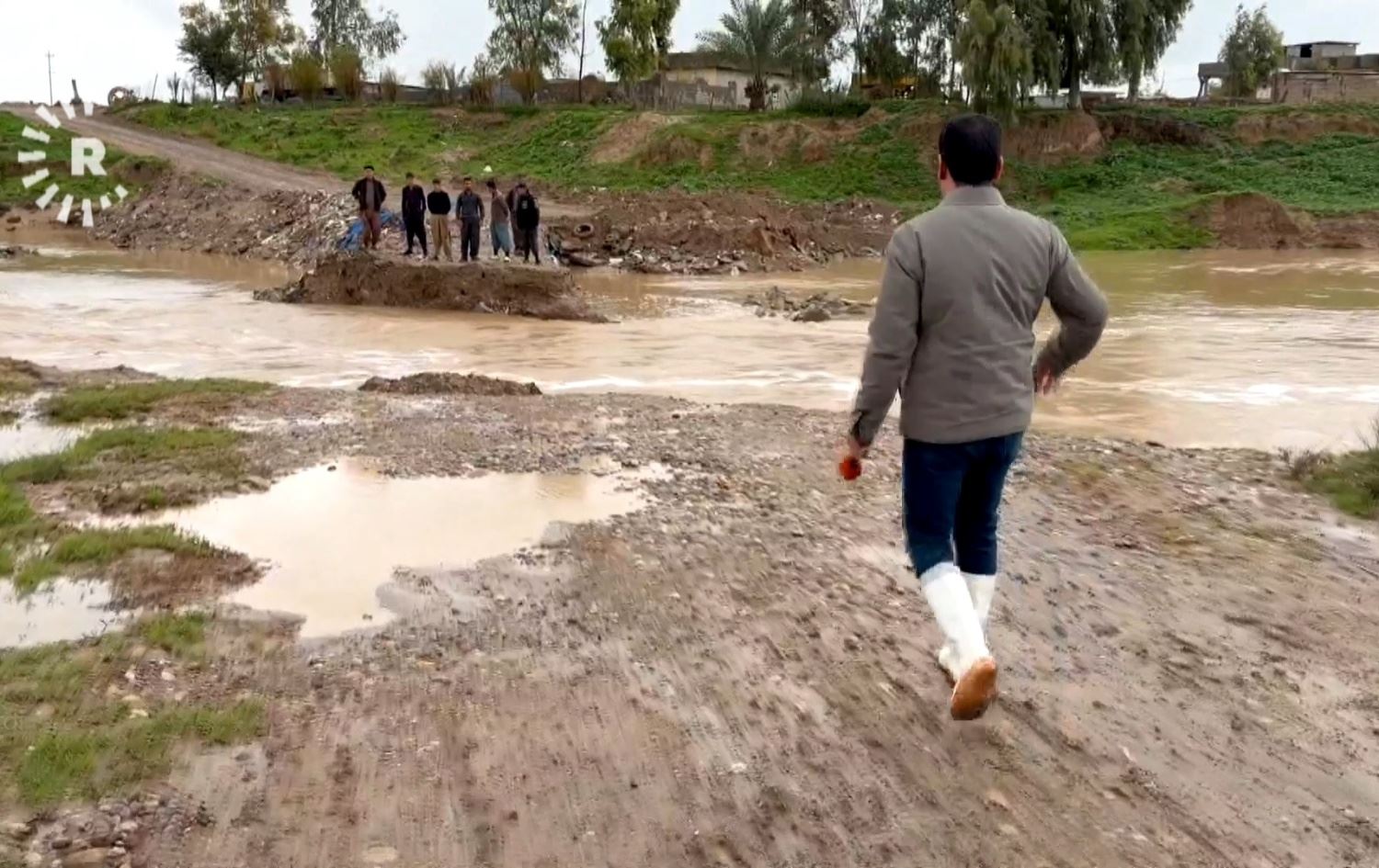 بەهۆی لافاوەوە رێگەی گوندێکی کەرکووک دادەخرێت و زیاتر لە 20 ماڵ گیریان خواردووە