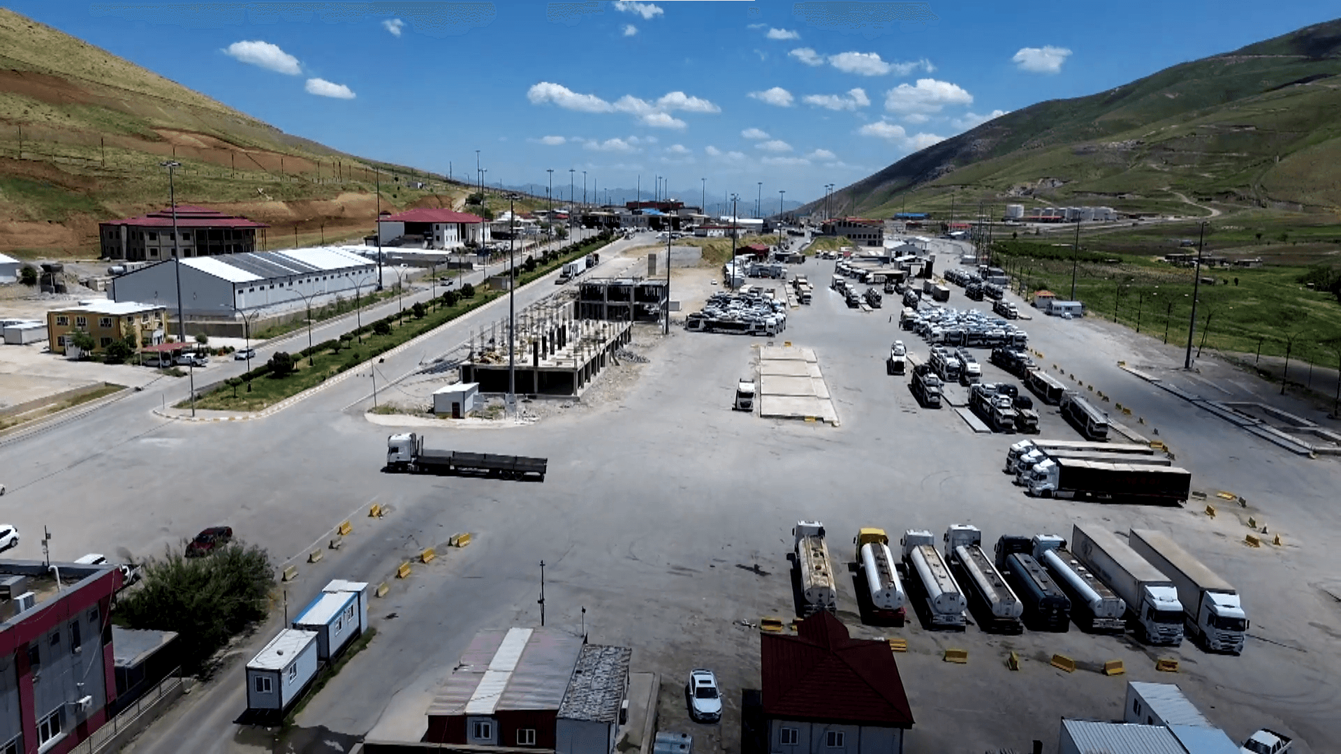 Truck drivers suffer financial losses amid decreased Kurdistan-Iran trade traffic
