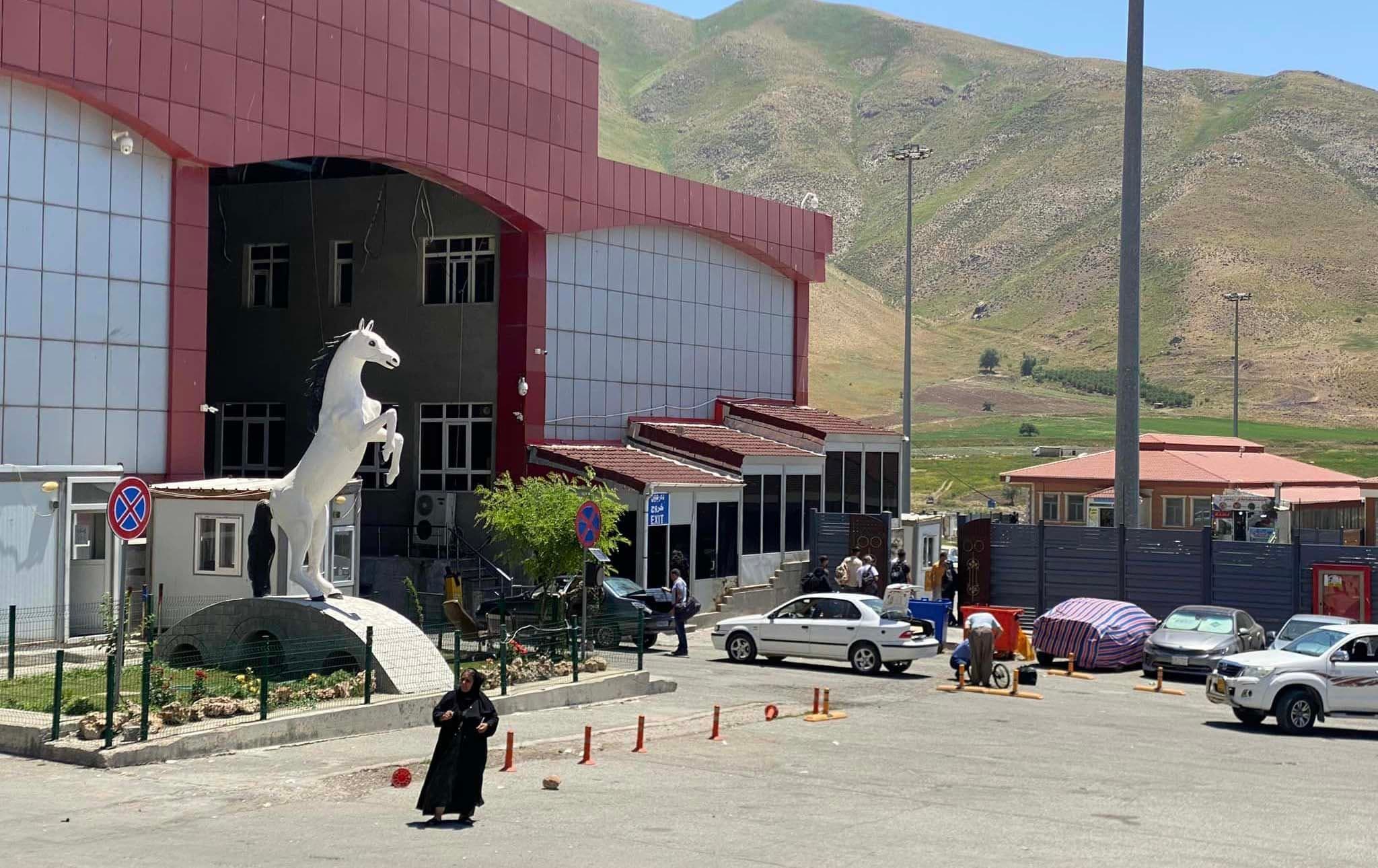 کۆڵبەری دەستپێدەکاتەوە؛ رۆژانە 500 هاونیشتمانیی رۆژهەڵات لە هەرێمی کوردستانەوە کۆڵ دەبەن