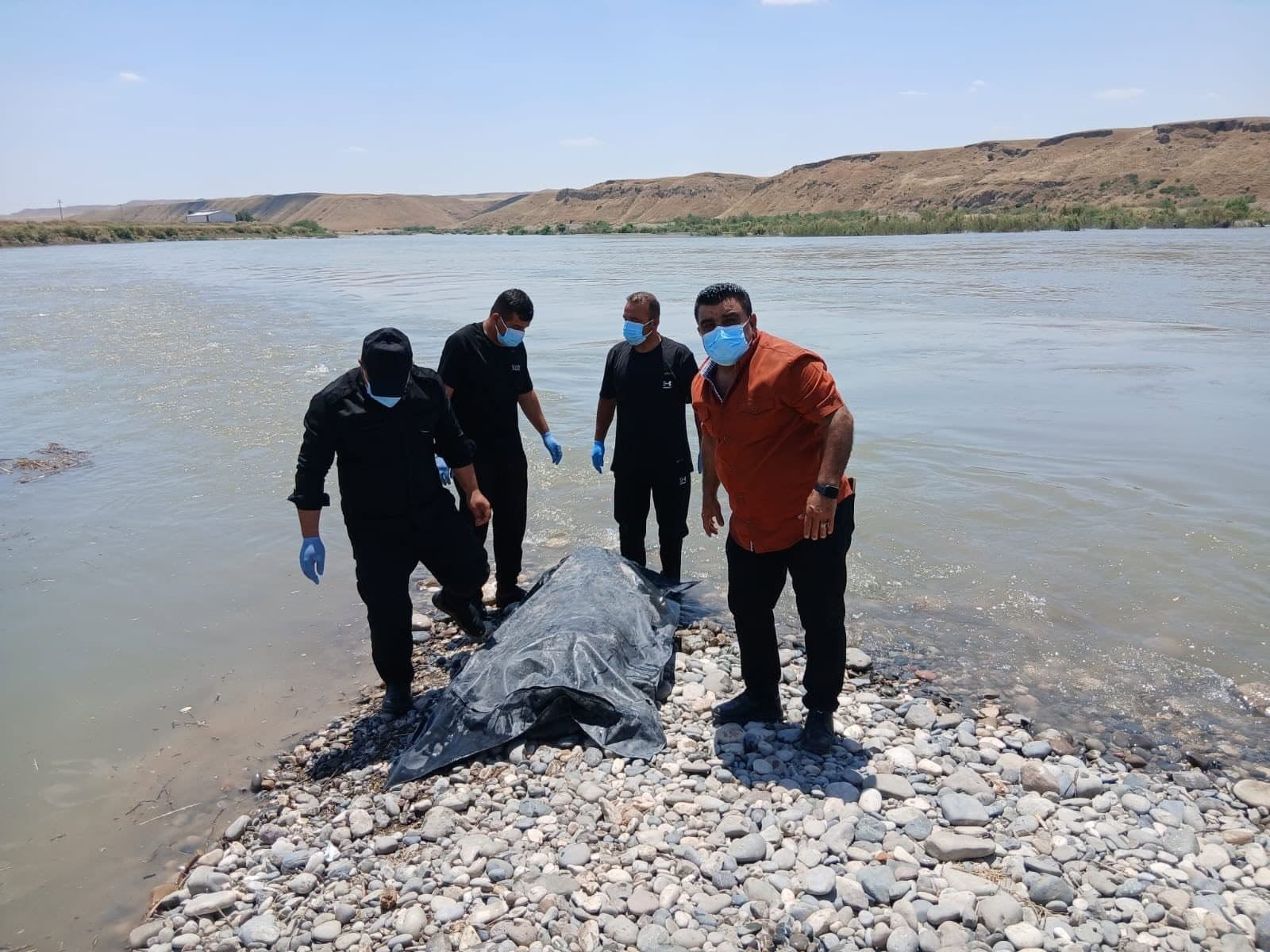 تەرمی قوربانییەکە. وێنە؛ بەرگری شارستانی
