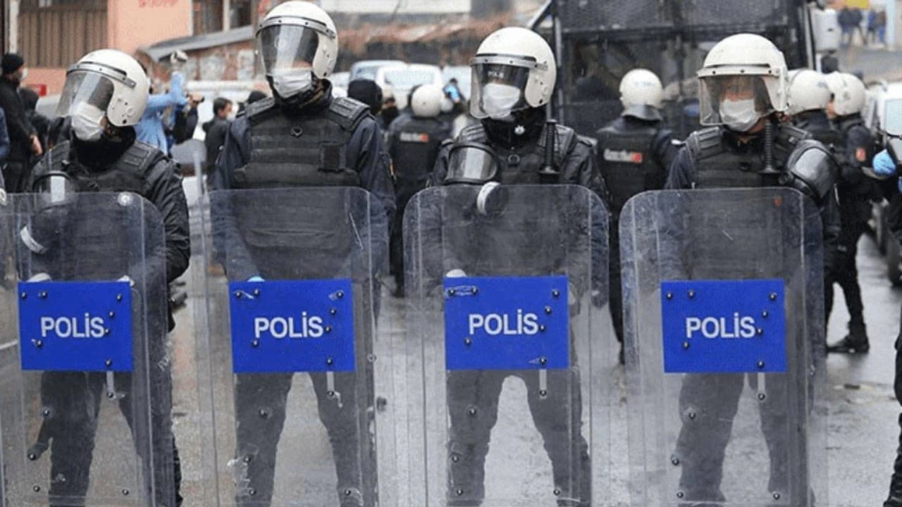 BEYOĞLU – Gösteriler 24 saat süreyle yasaklandı