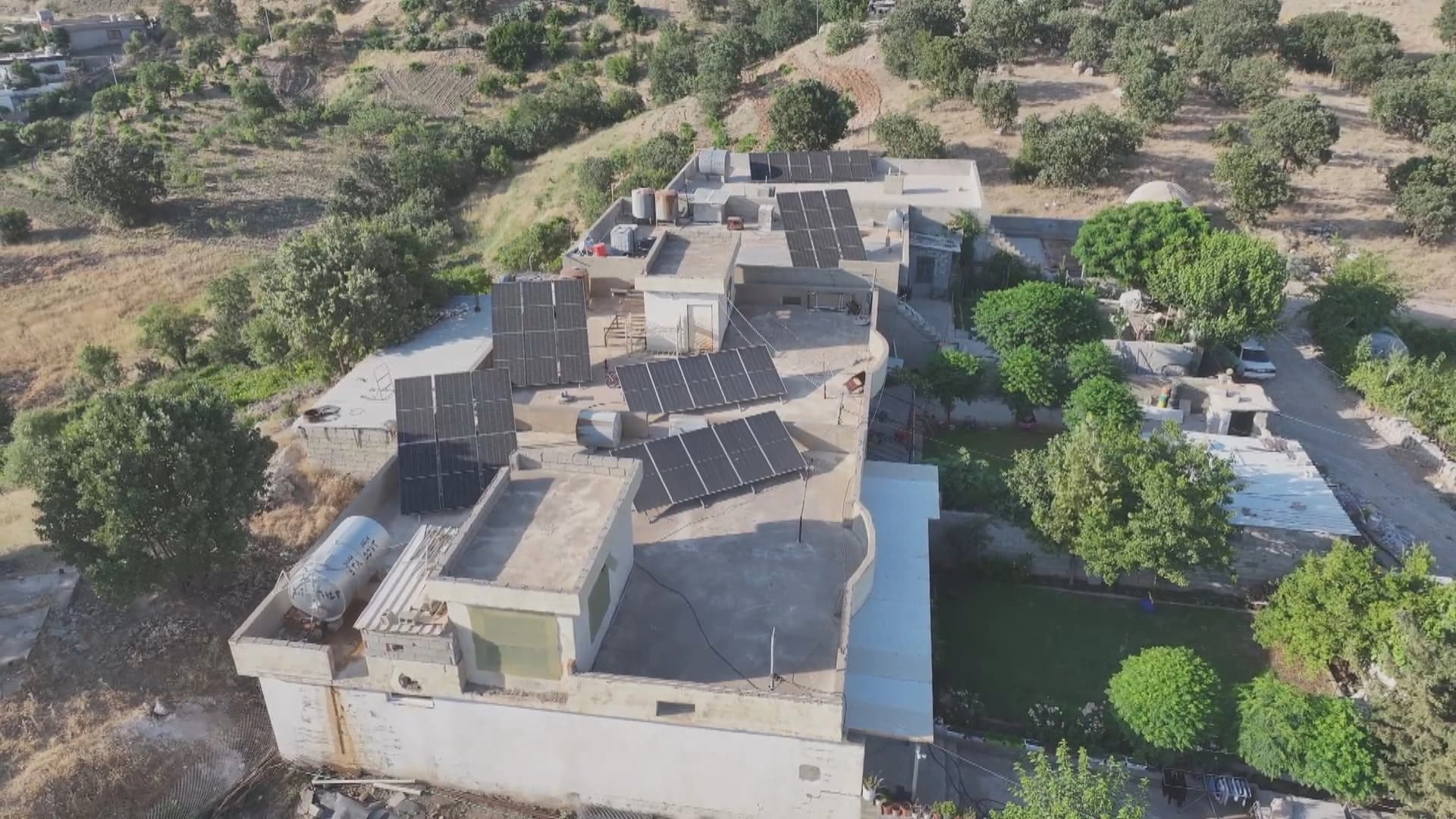 گوندی زیارەت بە وزەی خۆر رووناک دەبێتەوە؛ دەزگای روانگە کۆتایی بە کەمکارەبایی هێنا