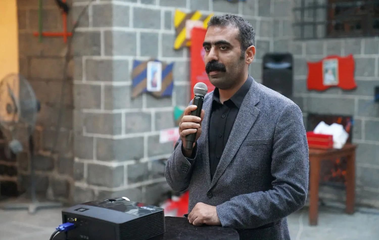 Diyarbakır Büyükşehir Belediyesi Eşbaşkanı Doğan Hatun görevinden istifa etti.