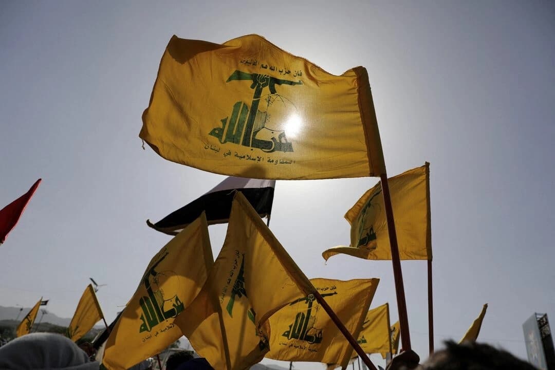 رايات حزب الله اللبناني