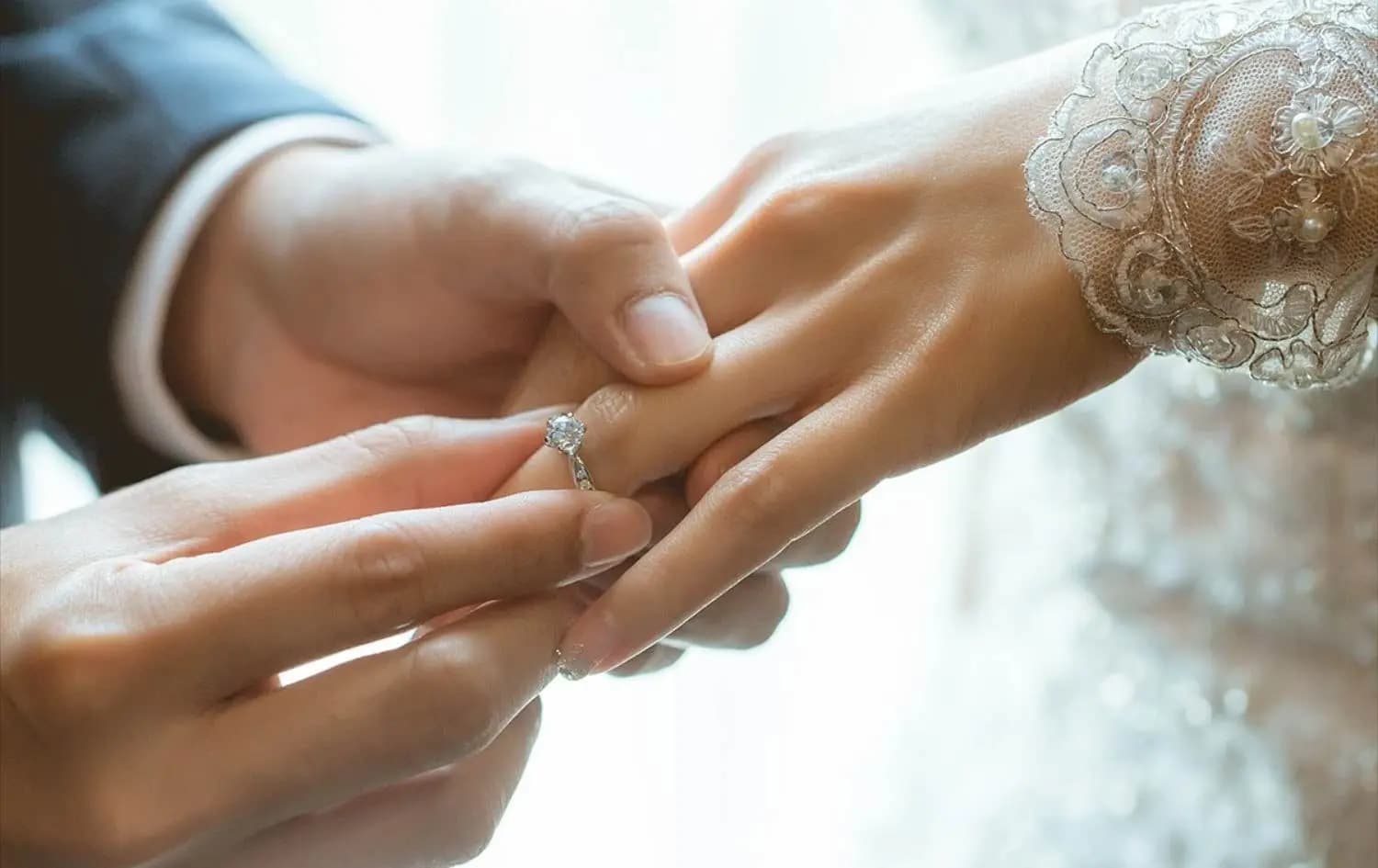 گۆڕینەوەی ئەڵقەی هاوسەرگیری
