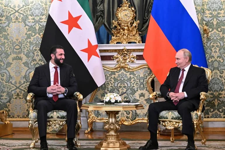 لقاء الرئيس السوري أحمد الشرع مع الرئيس الروسي فلاديمير بوتين