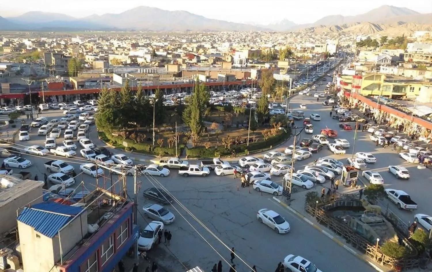 دیمەنی نێو بازاڕی شاری سۆران. وێنەکە بۆ روونکردنەوەی هەواڵەکەیە