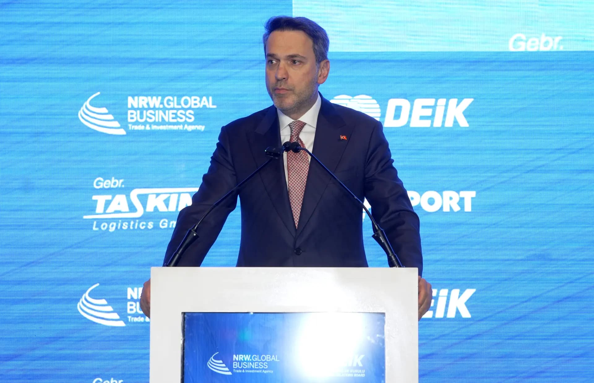 Türkiye Enerji ve Tabii Kaynaklar Bakanı Alparslan Bayraktar
