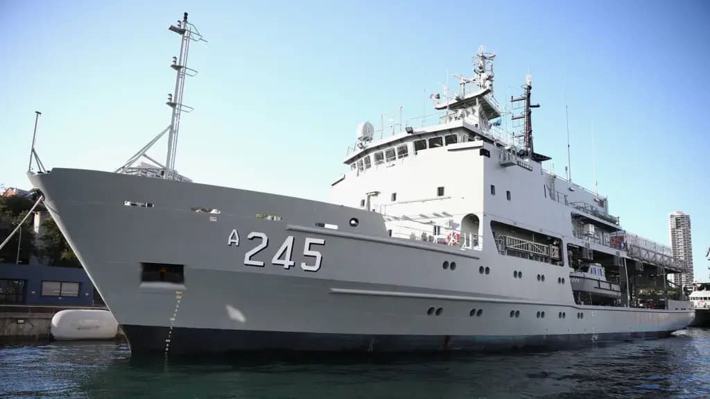 HMAS Leeuwin