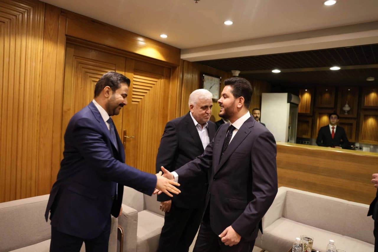 لقاء الزيدي وليث الخزعلي في مبنى البرلمان قبيل التصويت عليه نائباً له