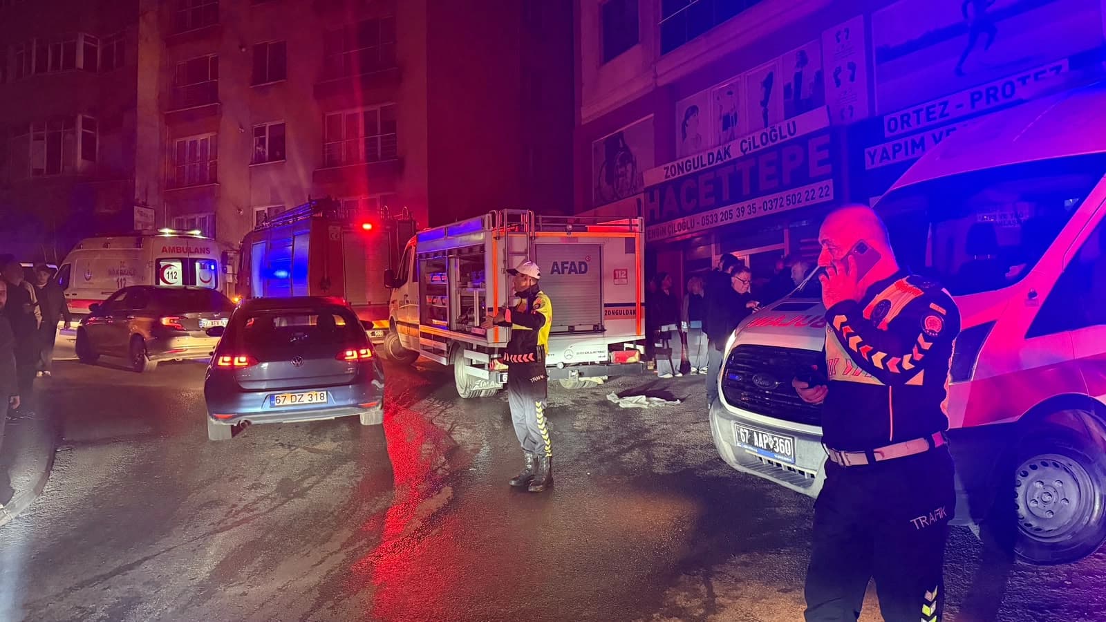 Zonguldak'ta iki katlı bina çöktü: 1 ölü, 1 yaralı