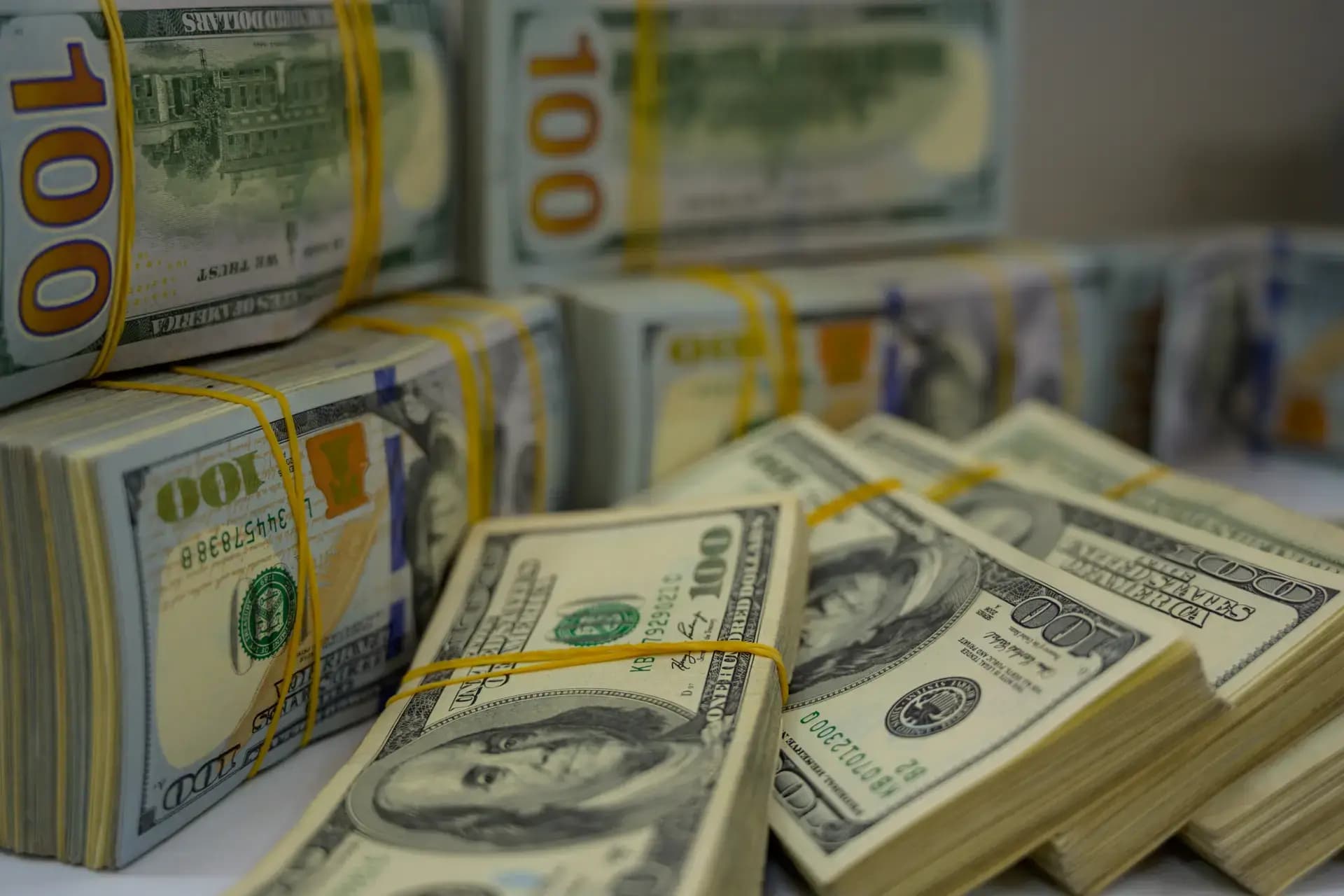 مبيعات الدولار في العراق تنخفض 35% خلال 9 أشهر
