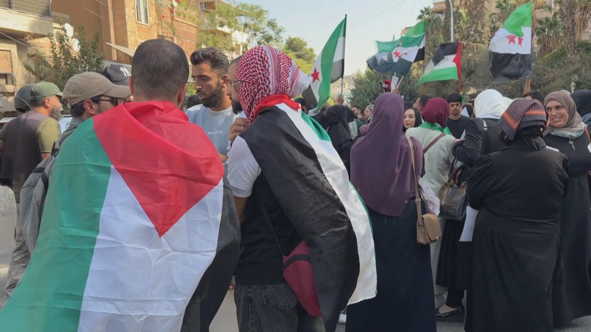 متظاهرون سوريون لرووداو: نطالب بإطلاق سراح أبنائنا المحتجزين من السجون الإسرائيلية