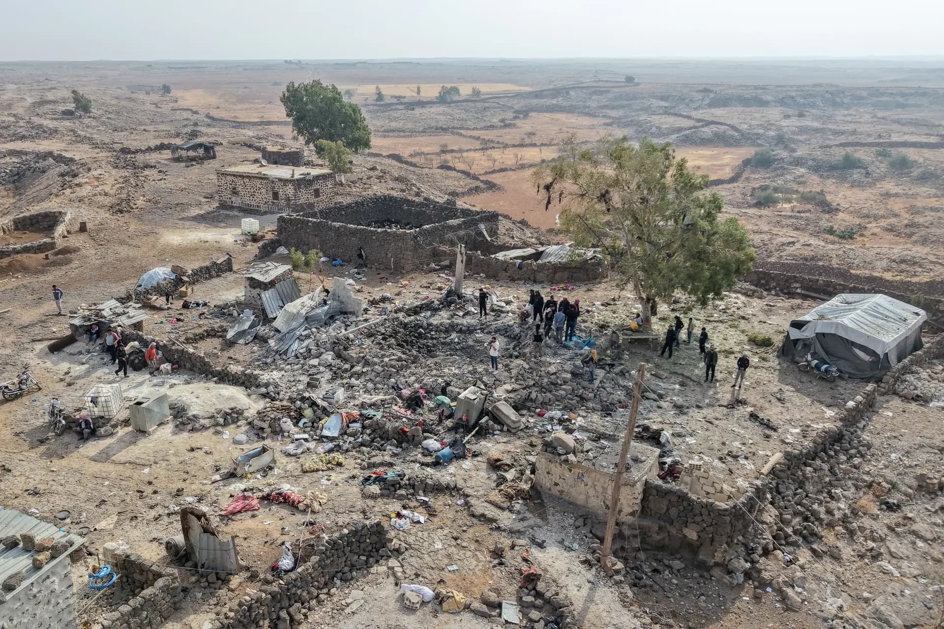 Urdinê li Derayê sivîl bombebaran kirin: Kurdek û 6 kes hatin kuştin