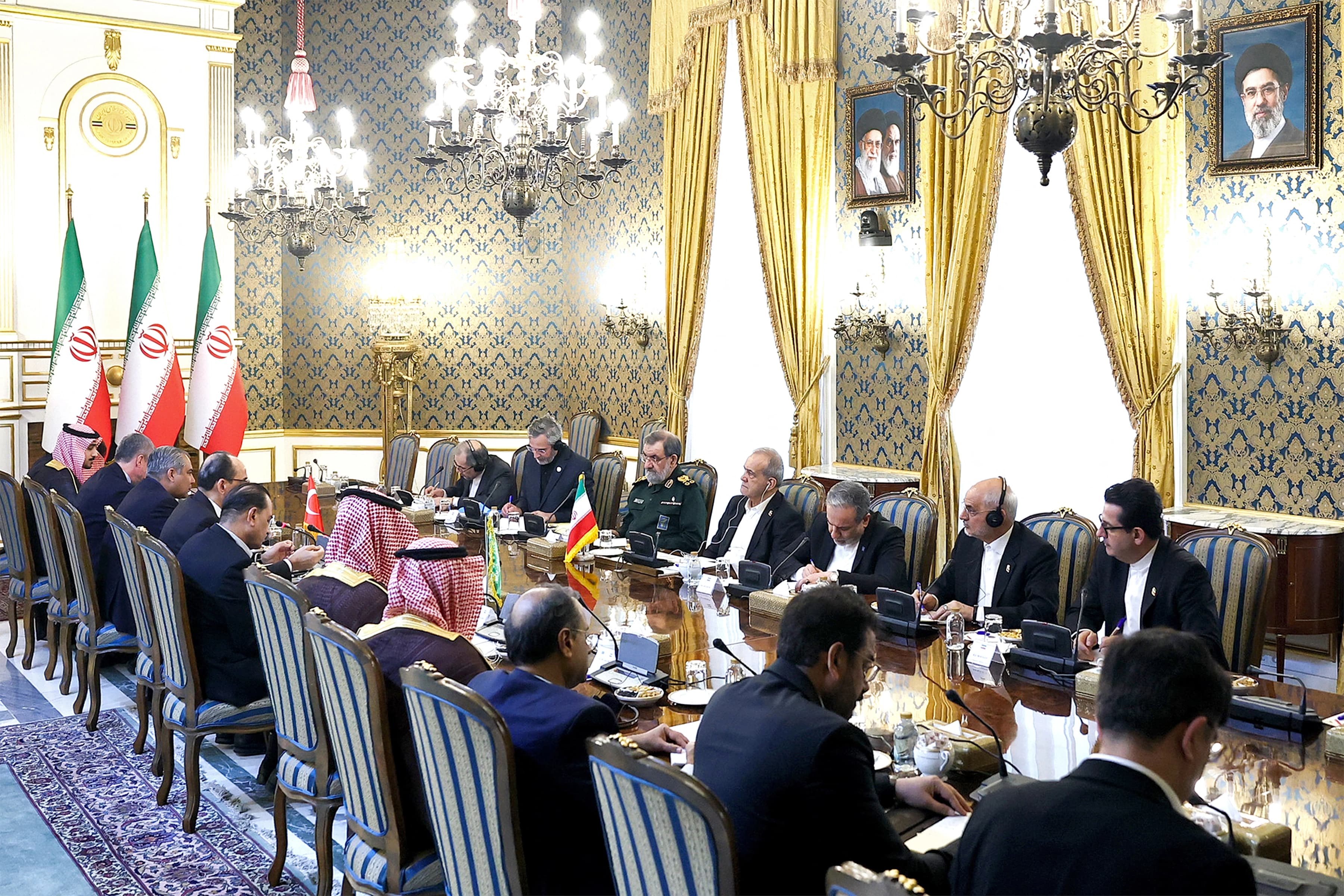 President Masoud Pezeshkian, Foreign Minister Abbas Araghchi, and National Security Council head Mohsen Rezaei meeting with Saudi Arabia's Defense Minister Prince Khalid bin Salman Al-Saud, Pakistan's army chief General Syed Asim Munir, and Turkey's intelligence chief Ibrahim Kalin in Tehran on October 26, 2026. Photo: AFP