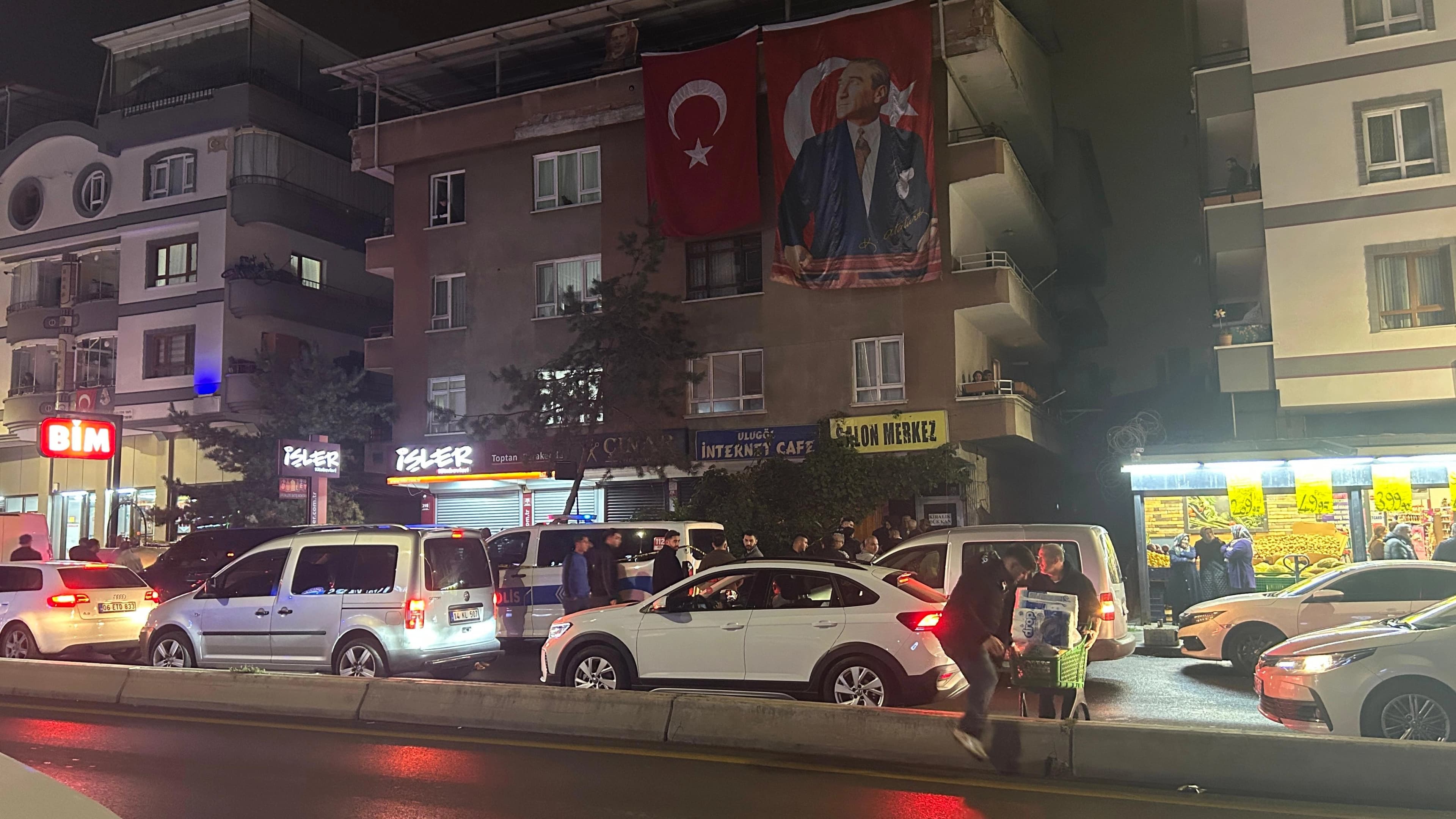 ANKARA - Baba, 19 yaşındaki kızı ve 53 yaşındaki erkek arkadaşını öldürdü