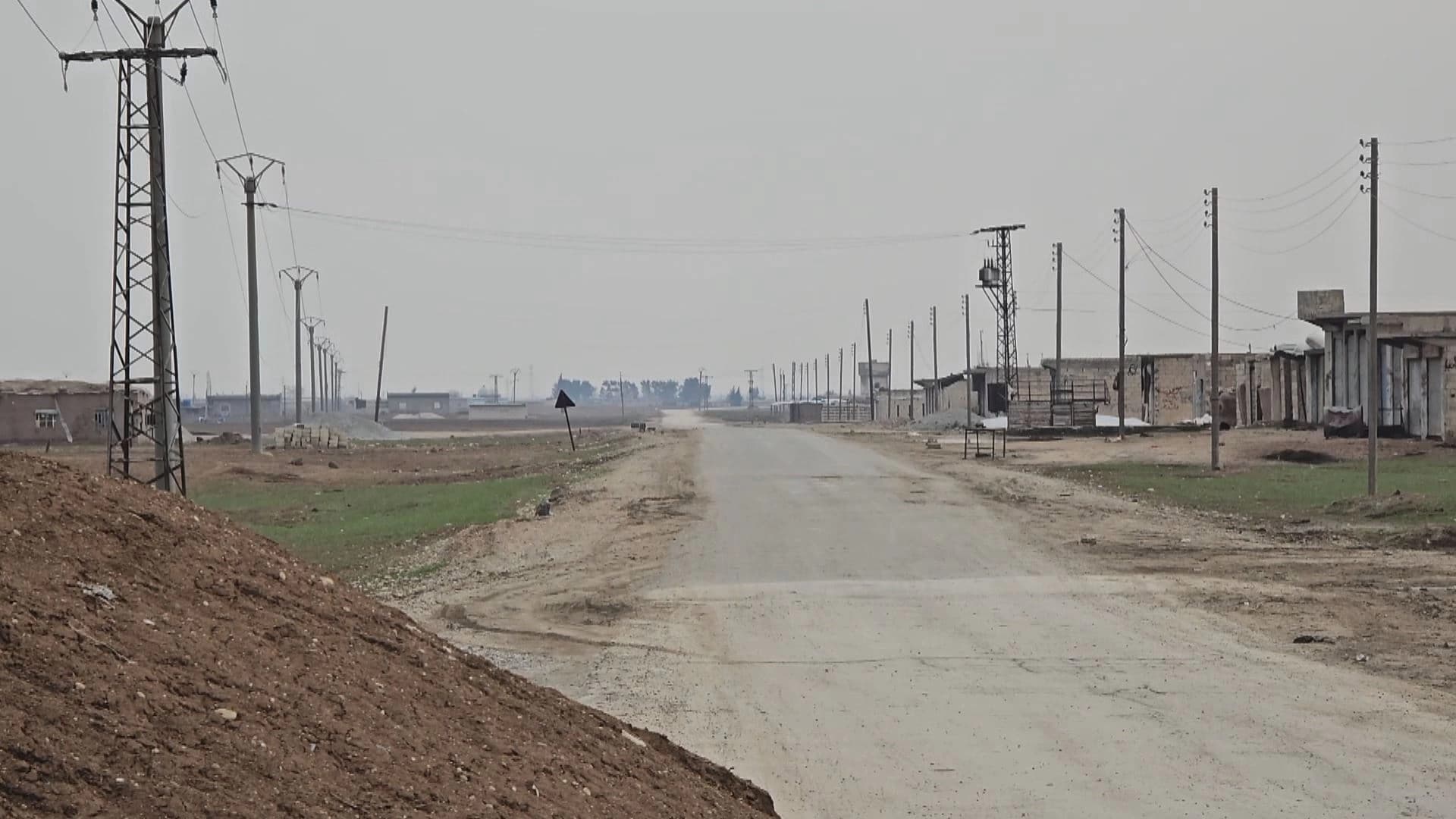 Kurds mount strong resistance in a strategic town in Rojava